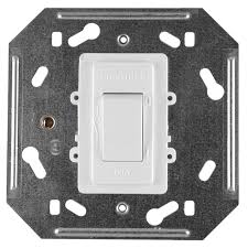 2675P Classic Triple Pole 60A Isolator on yoke White